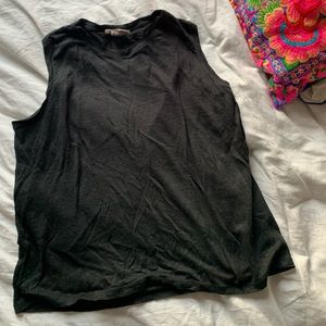 Black linen Everlane muscle tank
